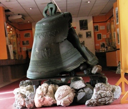 Musée Volcanologique Franck Perret contains the cathedral bell, melted like chocolate